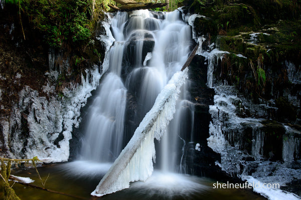 Icey Waterfall photography taken by Roberts Creek, British Columbia by Canadian photographer Shel Neufeld 